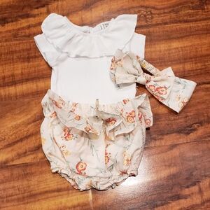 Janie and Jack EUC/NWOT 0-3 months ruffled bodysuit, floral bloomers, headband